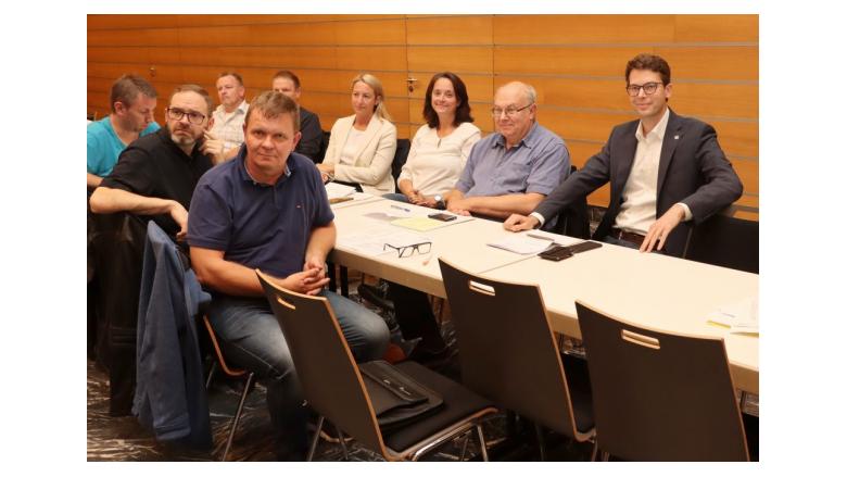 Mitglieder der Petersberger CDU und Landtagsabgeordneter Sebastian Müller (rechts)